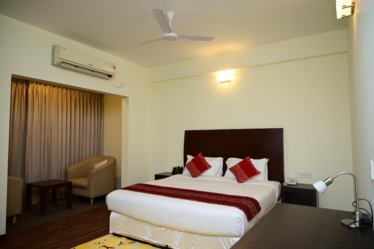 Hotel Sterling Keys By Tgi Bengaluru Zewnętrze zdjęcie