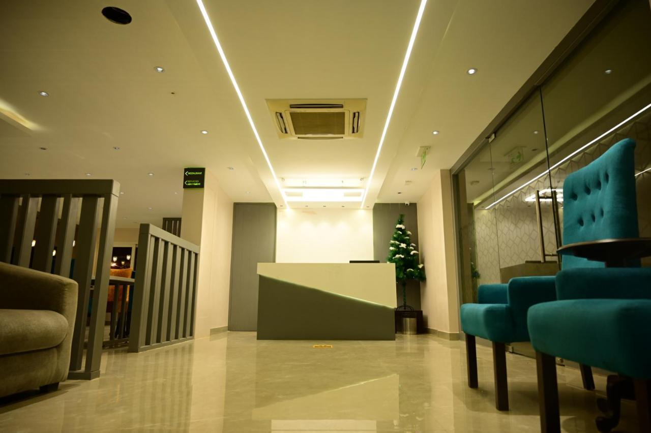 Hotel Sterling Keys By Tgi Bengaluru Zewnętrze zdjęcie